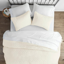 Load image into Gallery viewer, Coverlet Set 1953CDR
