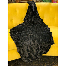 Load image into Gallery viewer, Dagostino Throw
