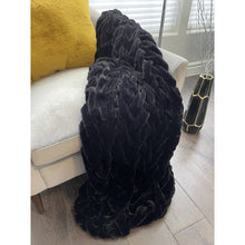 Load image into Gallery viewer, Dagostino Throw
