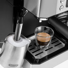 Load image into Gallery viewer, DeLonghi Coffee and Espresso Combo Brewer
