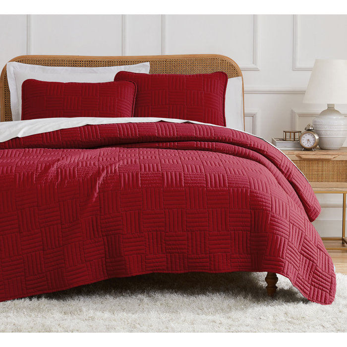 Queen Quilt + 2 Standard Shams Red Deneesha Quilt Set