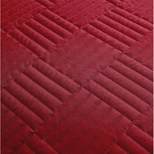 Load image into Gallery viewer, Queen Quilt + 2 Standard Shams Red Deneesha Quilt Set
