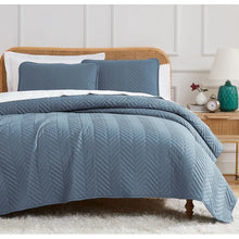 Load image into Gallery viewer, Twin Quilt + 1 Standard Sham Blue Denegal Quilt Set
