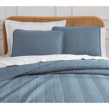 Load image into Gallery viewer, Twin Quilt + 1 Standard Sham Blue Denegal Quilt Set
