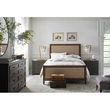 Load image into Gallery viewer, Dewetta Metal Table Lamp
