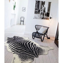 Load image into Gallery viewer, Dutton Animal Print Black/White Area Rug 6195RR
