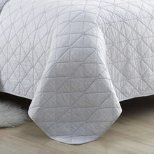 Load image into Gallery viewer, Twin Quilt + 1 Sham Elissa Blue Standard Cotton 136 TC Reversible Quilt Set
