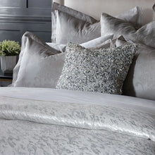 Load image into Gallery viewer, King Comforter Eloise Comforter
