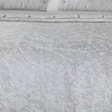 Load image into Gallery viewer, King Comforter Eloise Comforter
