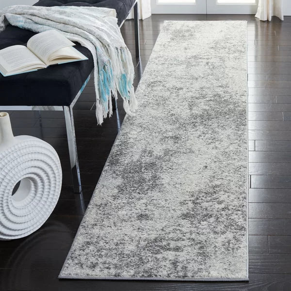 Elsea Area Rug in Ivory/Gray 2' x 9'