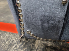 Load image into Gallery viewer, Veun 86.5&quot; Velvet  Sofa
