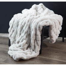 Load image into Gallery viewer, Fabian Faux Fur Throw GL1024
