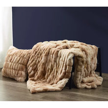 Load image into Gallery viewer, Fabian Faux Fur Throw
