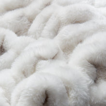Load image into Gallery viewer, Fabian Faux Fur Throw GL1024

