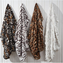 Load image into Gallery viewer, Fabian Faux Fur Throw GL1024
