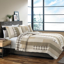 Load image into Gallery viewer, Fairview Reversible Quilt Set MRM370
