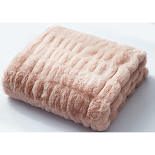 Load image into Gallery viewer, Faycelles Faux Fur Throw SB1890
