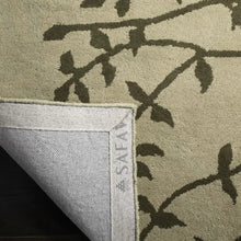Load image into Gallery viewer, Floral Handmade Tufted Area Rug in Green 3&#39;6&quot; x 5&#39;6&quot;
