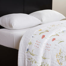 Load image into Gallery viewer, Florida White Floral Cotton Quilt 2057CDR
