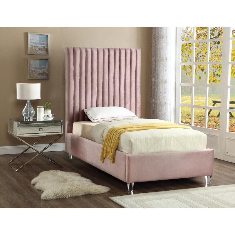 Fuiloro Tufted Upholstered Low Profile Platform Bed MRM2663 (2 boxes)