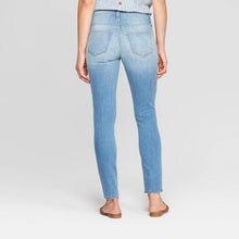 Load image into Gallery viewer, Women&#39;s Mid Rise Skinny Jeans
