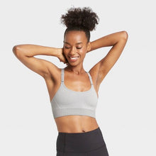 Load image into Gallery viewer, Women's Medium Support Seamless Cami Bra
