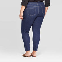Load image into Gallery viewer, Women&#39;s Plus Size Skinny Jeans
