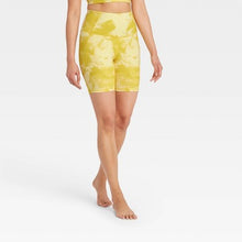 Load image into Gallery viewer, Women's Ultra High-Rise Bike Shorts
