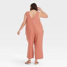 Load image into Gallery viewer, Women's Sleeveless Cropped Jumpsuit
