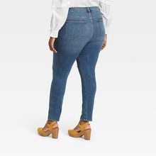 Load image into Gallery viewer, Women&#39;s Plus Size High-Rise Skinny Jeans
