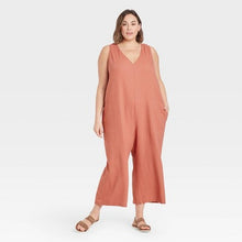 Load image into Gallery viewer, Women's Sleeveless Cropped Jumpsuit
