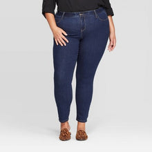 Load image into Gallery viewer, Women&#39;s Plus Size Skinny Jeans
