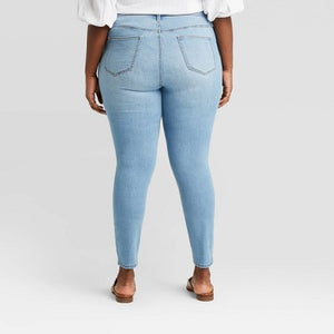 Women's Plus Size Mid-Rise Skinny Jeans