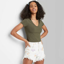 Load image into Gallery viewer, Women&#39;s Short Sleeve V-Neck Slim Fit T-Shirt *Actual Color is Gray*
