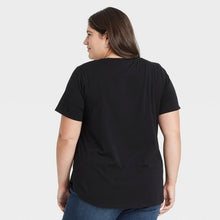 Load image into Gallery viewer, Women&#39;s Plus Size Essential Relaxed Scoop Neck T-Shirt
