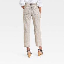 Load image into Gallery viewer, Women&#39;s High-Rise Vintage Straight Cropped Jeans
