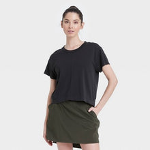 Load image into Gallery viewer, Women&#39;s Seamless Boxy Cropped Short Sleeve T-Shirt
