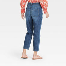 Load image into Gallery viewer, Women&#39;s Super High Rise Tapered Cropped Jeans
