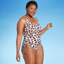 Load image into Gallery viewer, Women&#39;s Tortoise Ring One Piece Swimsuit - Kona Sol™ Animal Print TGT1019
