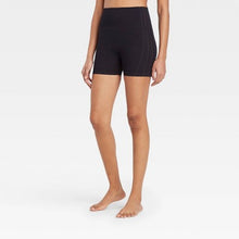 Load image into Gallery viewer, Women's High-Rise Seamless Bike Shorts
