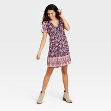 Load image into Gallery viewer, Women's Short Sleeve Dress
