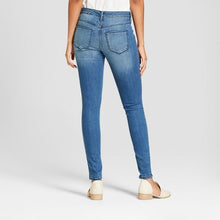 Load image into Gallery viewer, Women&#39;s Mid-Rise Jeggings
