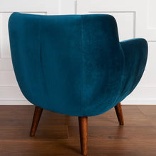Load image into Gallery viewer, Gelman 31&#39;&#39; Wide Tufted Armchair
