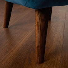 Load image into Gallery viewer, Gelman 31&#39;&#39; Wide Tufted Armchair
