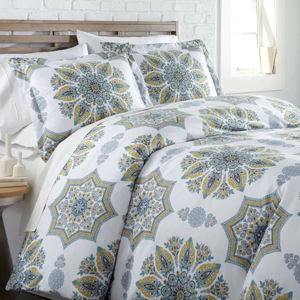 King/Cal. King Duvet Cover + 2 King Shams Aqua Geter Microfiber Duvet Cover Set
