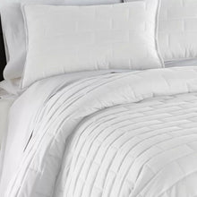 Load image into Gallery viewer, King/Cal. King Quilt + 2 King Shams Bright White Giabella Microfiber Modern &amp; Contemporary Quilt Set
