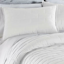 Load image into Gallery viewer, Full/Queen Quilt + 2 Standard Shams Bright White Giabella Microfiber Modern &amp; Contemporary Quilt Set
