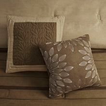 Load image into Gallery viewer, Queen Natural Ginyard Comforter Set (4 out 7 Pieces ONLY)
