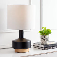 Load image into Gallery viewer, Hackmore 21&quot; Table Lamp
