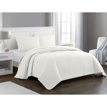 Load image into Gallery viewer, Twin Quilt + 1 Sham White Halina Reversible Quilt Set (ND87)
